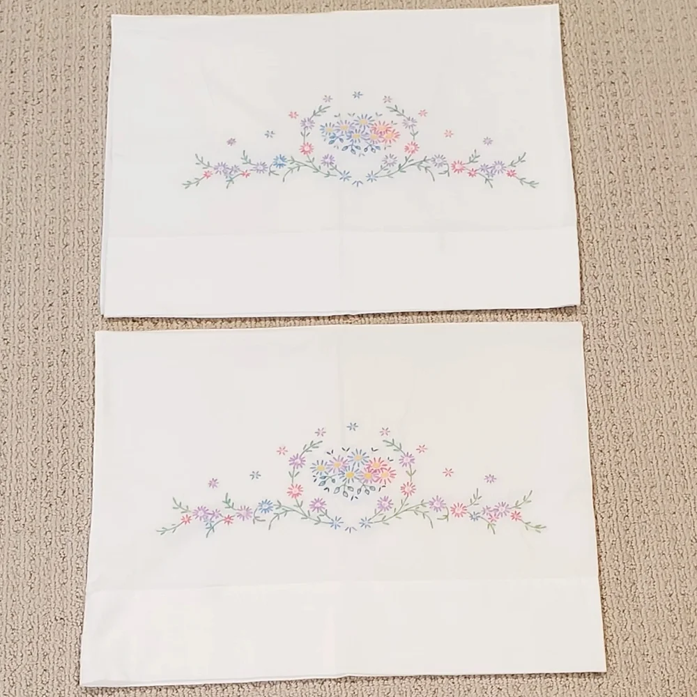 Vintage Hand Embroidered Spring Floral on White Pillowcase Set of 2, Queen, EUC